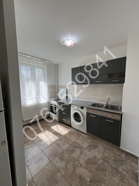 Titan- Ozana, Bd. 1 Decembrie 1918,complet renovat, 3 min.