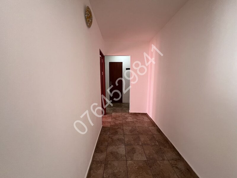 Titan- Ozana, Bd. 1 Decembrie 1918,complet renovat, 3 min.